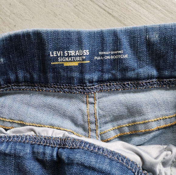 💙Levis Pull On Jeans Bootcut - Picture 4 of 5